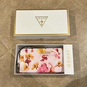 Floral Guess Wristlet New In Box